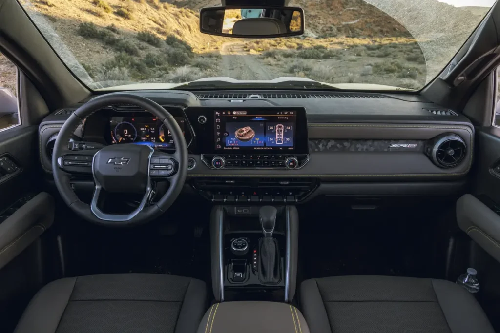 2025 Chevy Colorado Interior (1)