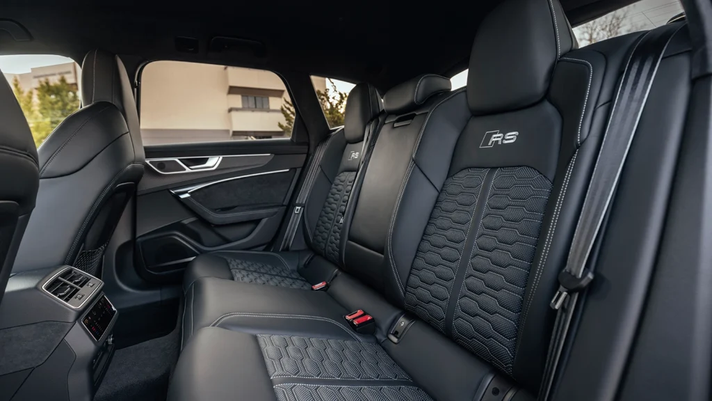 2025 Audi RS6 Avant Interior