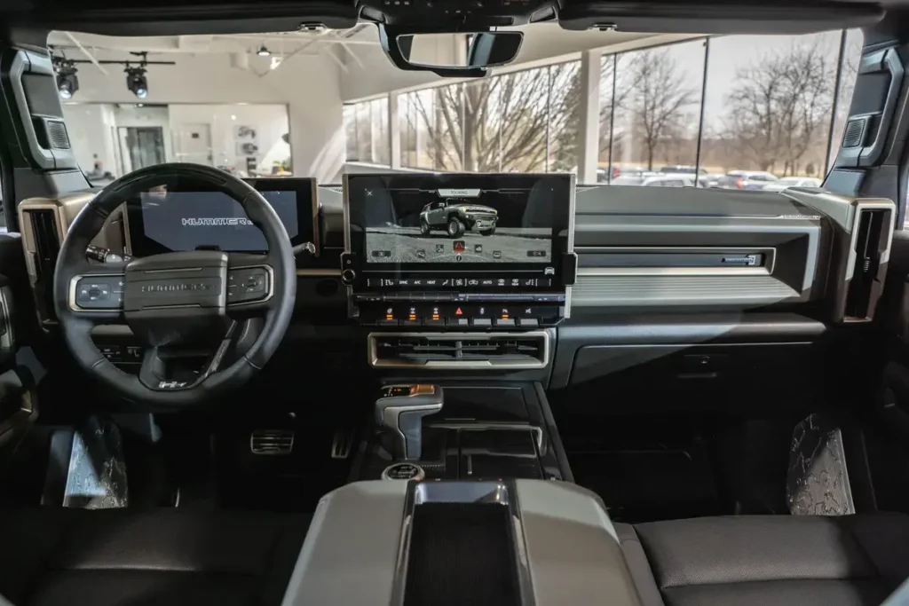 2025 GMC Hummer EV Pickup Interior