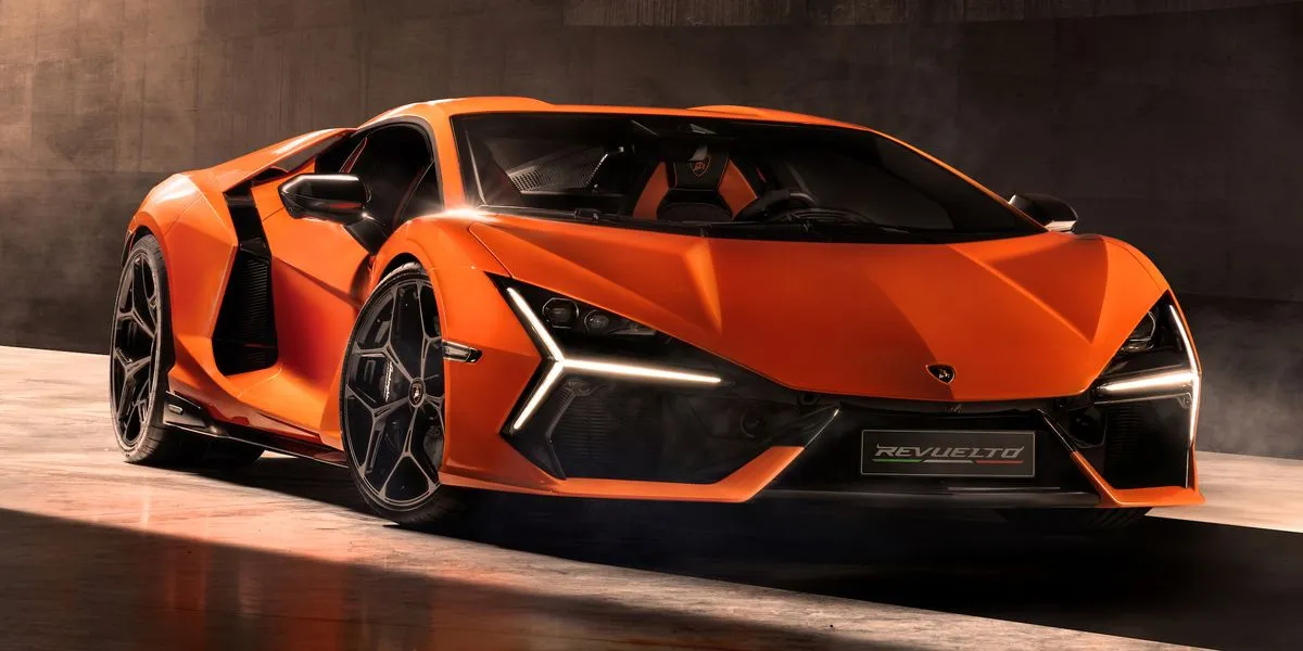 2025 Lamborghini Revuelto